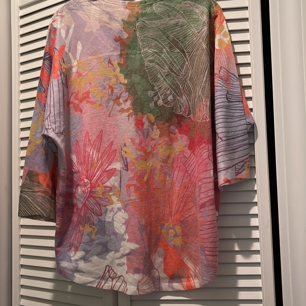 Atelier5 lightweight knit top!  New with tags! - Picture 3 of 4